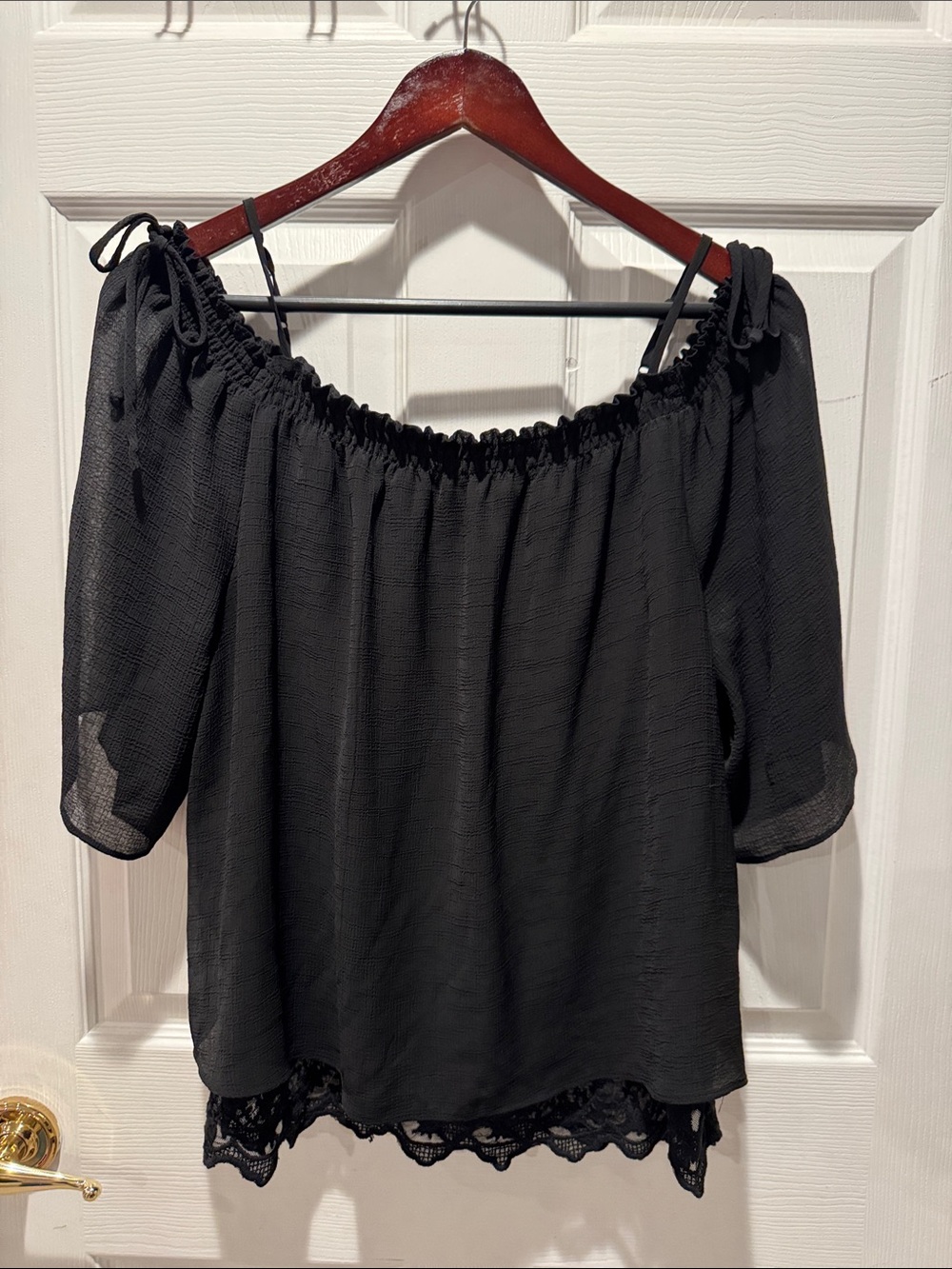 Black Off-Shoulder Blouse with layer Lace Hem